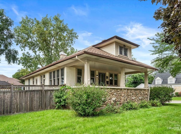 450 Arlington Avenue, Elgin, IL 60120