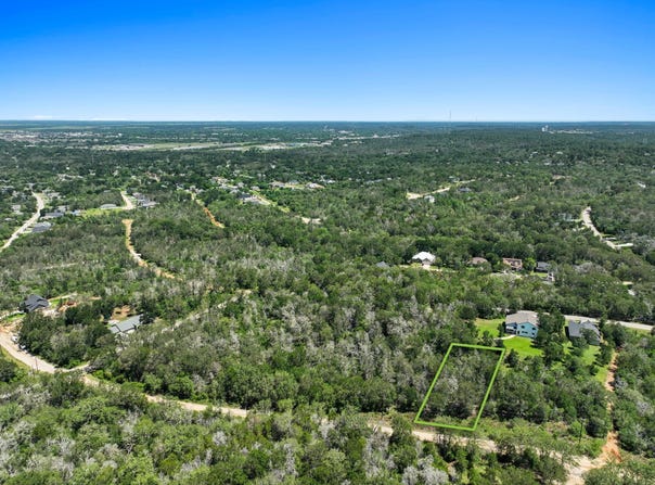 242 Bali Hai Ln, Bastrop, TX 78602
