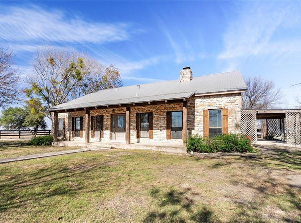 12914 Pfluger Berkman Ln, Coupland, TX 78615
