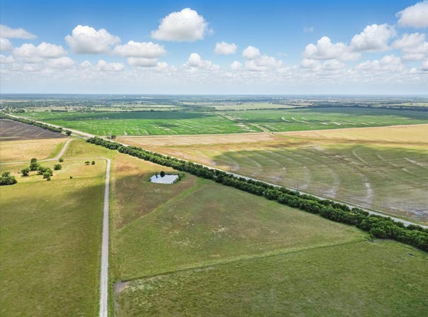 6500 County Road 1050, Celeste, TX 75423