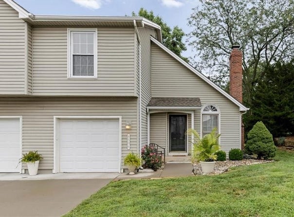 8506 W 109th Terrace, Overland Park, KS 66210