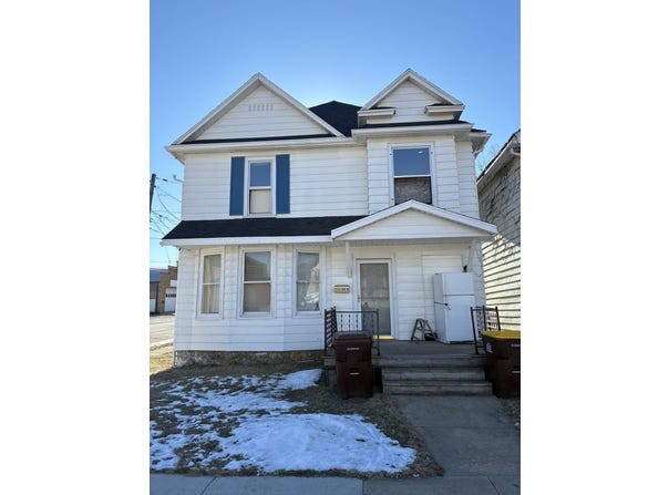 303 W Spring Street, Freeport, IL 61032