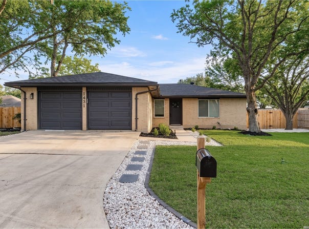 1431 CAMELLIA LN, New Braunfels, TX 78130