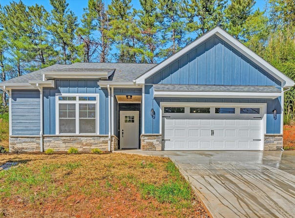 290 Anderson St, Rocky Mount, VA 24151