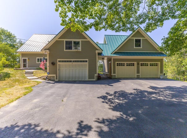 1 Benjamin Drive, Hallowell, ME 04347
