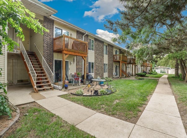 1900 Light Road, Oswego, IL 60543