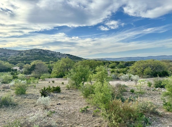 22819 STATE HIGHWAY 55, Uvalde, TX 78801