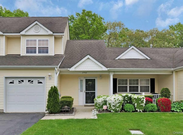 2702 Amen Corner, Riverhead, NY 11901