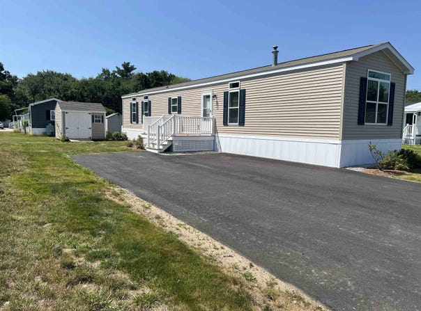 84 Caddy Drive, Salem, NH 03079