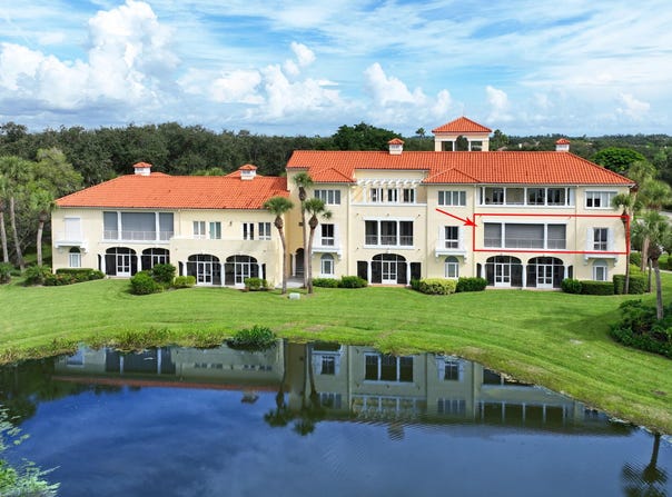 5085 HARMONY Circle 201, Vero Beach, FL 32967