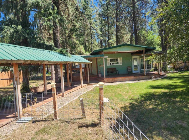 3252 Circle Dr, Valley, WA 99181
