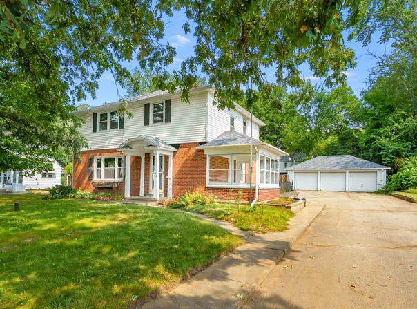 5048 Riverview Drive, Kalamazoo, MI 49004