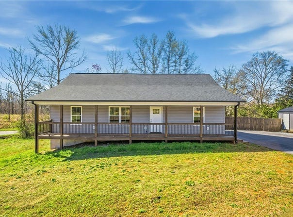 745 Dave Nix Road, Seneca, SC 29678