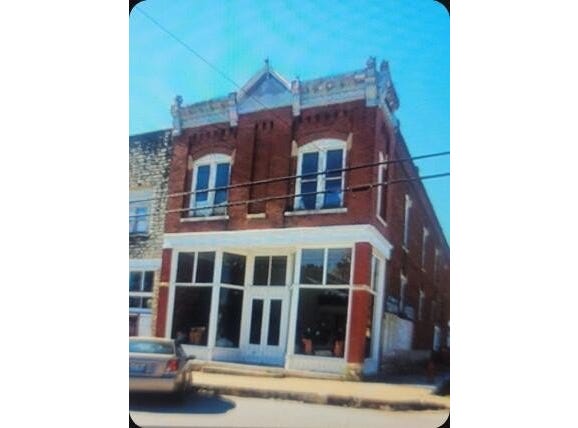103 S Main Street, Galena, MO 65656