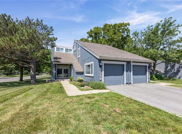 8058 Colony Lane, Lenexa, KS 66215
