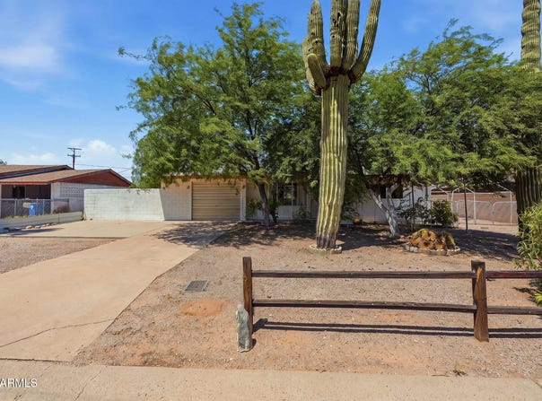 844 E DESERT Avenue, Apache Junction, AZ 85119