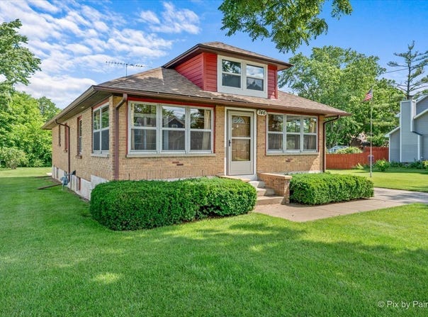 746 Parkway Avenue, Elgin, IL 60120