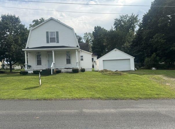 121 E Isabelle Street, Belding, MI 48809