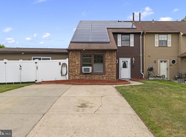 87 HAMPTON GATE Drive, SICKLERVILLE, NJ 08081