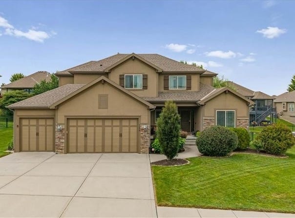 1224 Kingsland Circle, Raymore, MO 64083