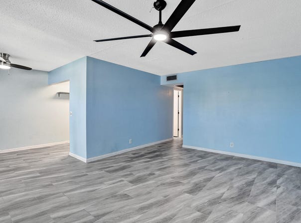 358 Oakridge T, Deerfield Beach, FL 33442