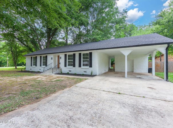 139 E Sunset Circle, Brownsville, TN 38012