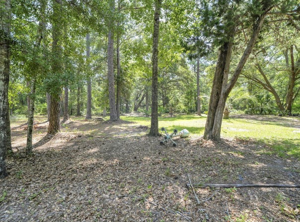 41 Frog Hill Road, Freeport, FL 32439
