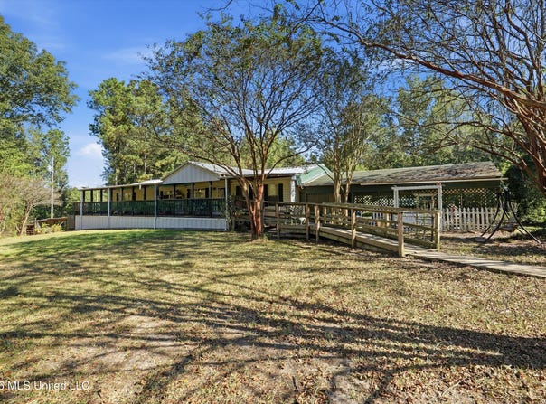 1896 Rosebud School Road, Walnut Grove, MS 39189