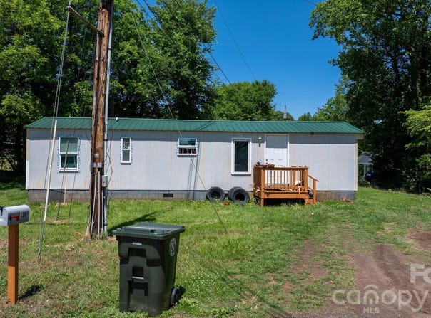 120 E 13th Street, Newton, NC 28658