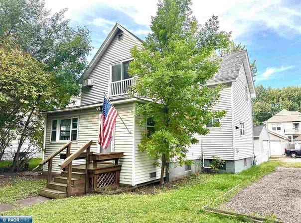 317 6th St S, Virginia, MN 55792