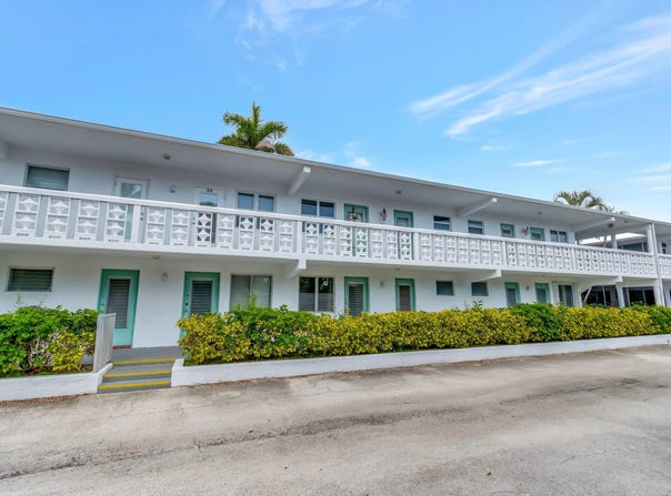 2161 NE 42nd Court, Lighthouse Point, FL 33064