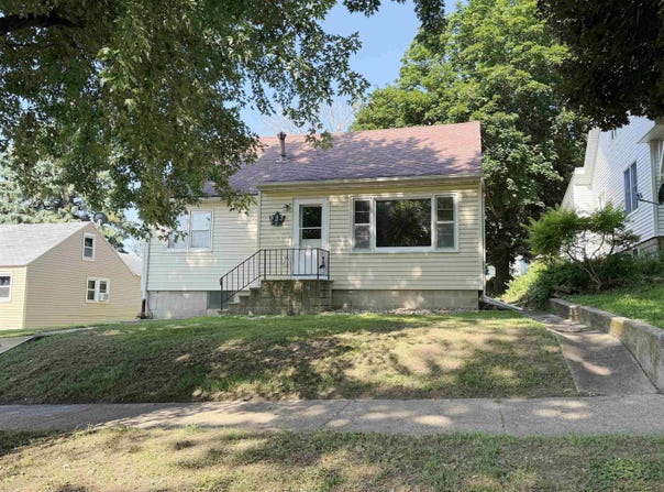 333 S 9TH ST, Cherokee, IA 51012