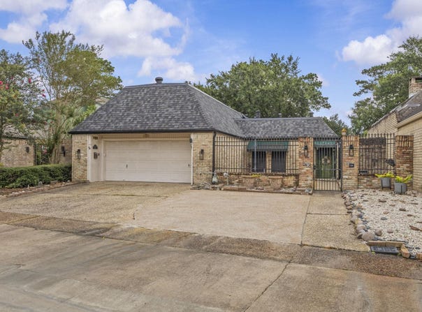 320 Summerwood, Beaumont, TX 77706
