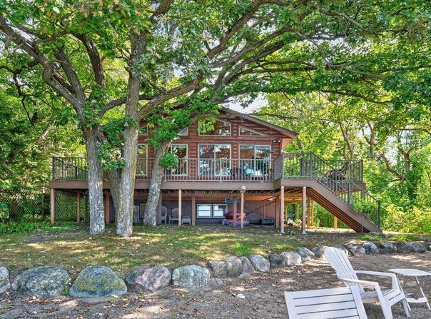 11901 42nd Street SE, Clear Lake, MN 55319