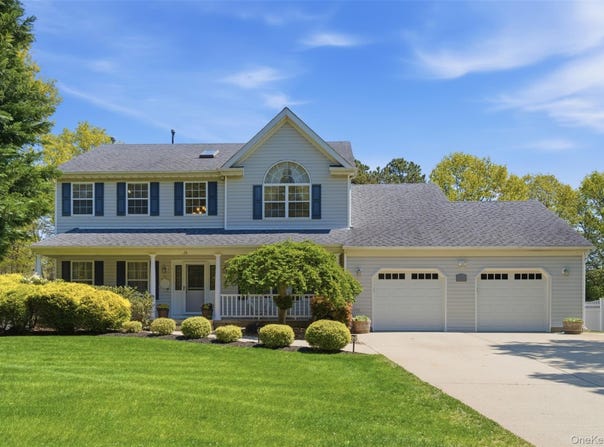 15 Framingham Lane, Shoreham, NY 11786
