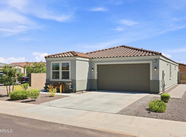 8327 W ILLINI Street, Tolleson, AZ 85353