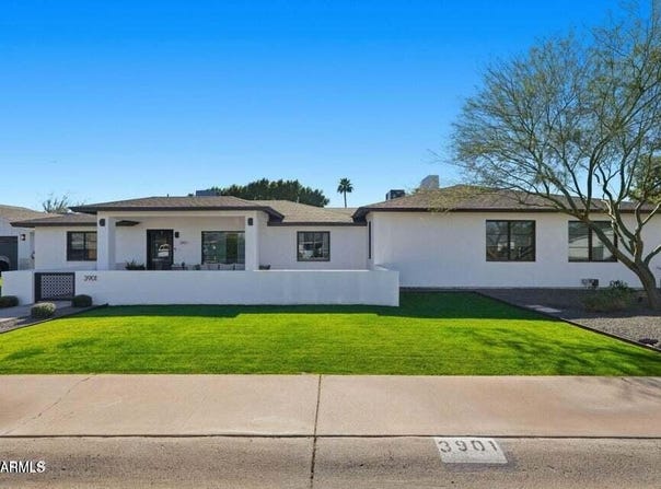 3901 E WELDON Avenue, Phoenix, AZ 85018