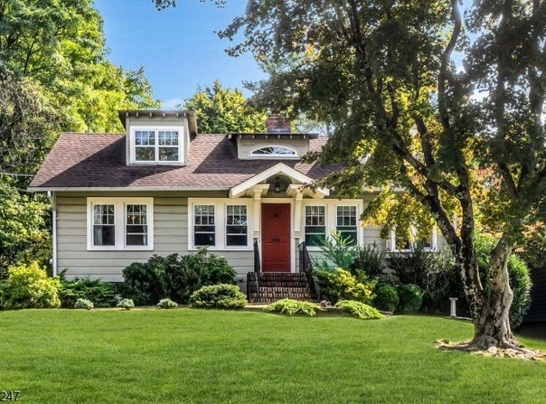 32 Ferndale Rd, North Caldwell Boro, NJ 07006-3901