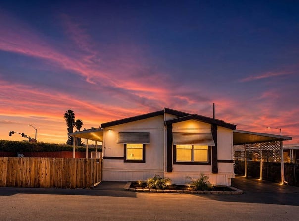 260 E Bradley Ave., El Cajon, CA 92021