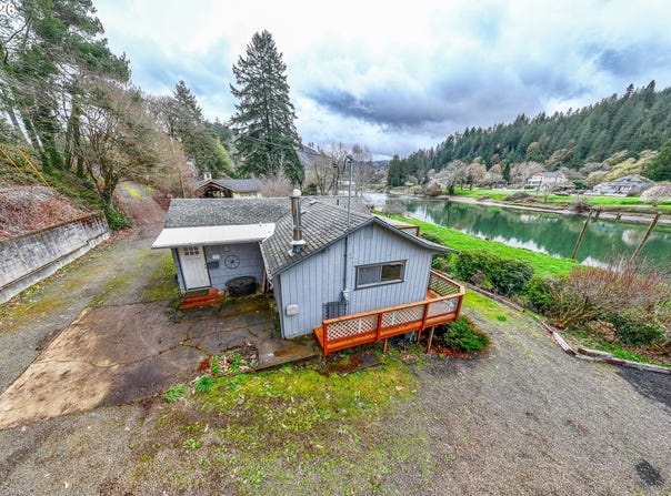 10919 E MAPLETON Rd, Mapleton, OR 97453