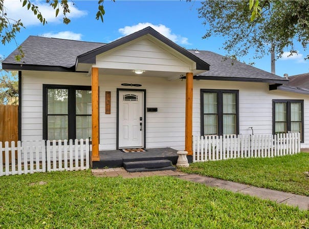 726 W Richard Avenue, Kingsville, TX 78363