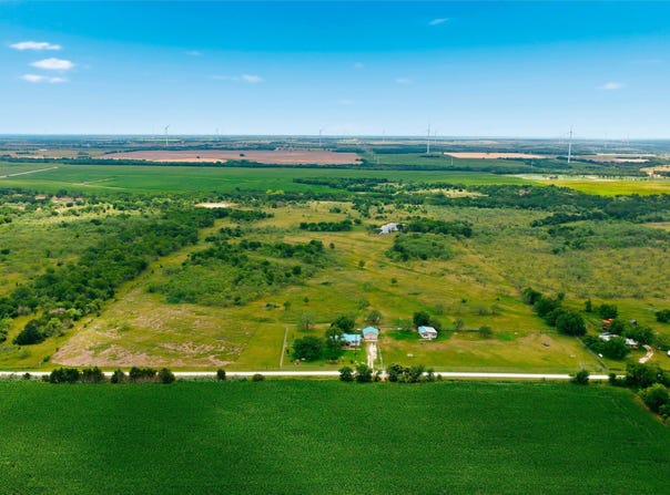 318 Hcr 3249, Mount Calm, TX 76673