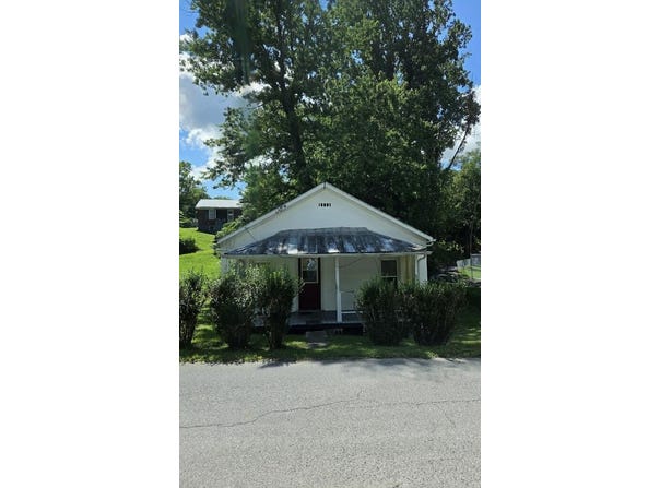 218 Walnut Street, Marion, VA 24354