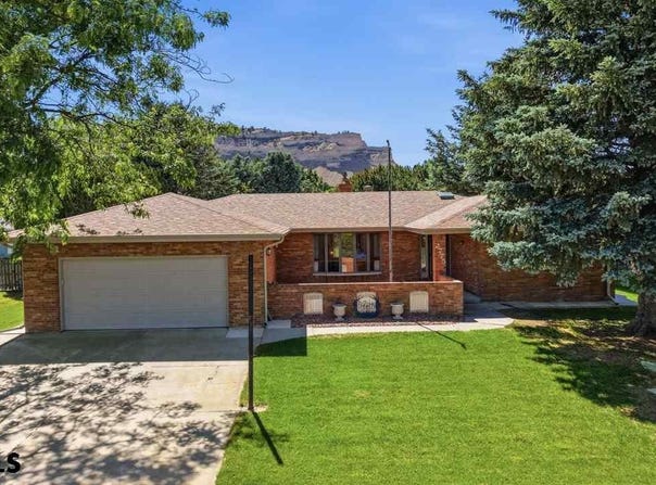 2775 GRANDVIEW RD, Gering, NE 69341