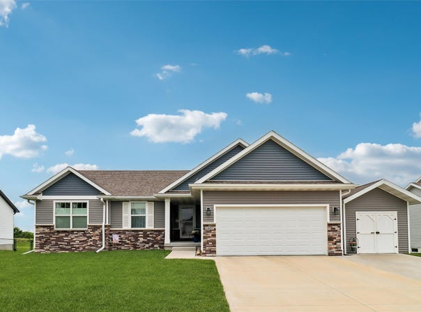 1607 NE 2nd Street, Stuart, IA 50250