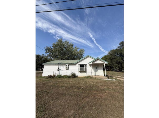 1049 S Hudson Avenue, Aurora, MO 65605