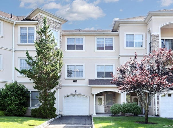 122 Bates Drive, Monsey, NY 10952