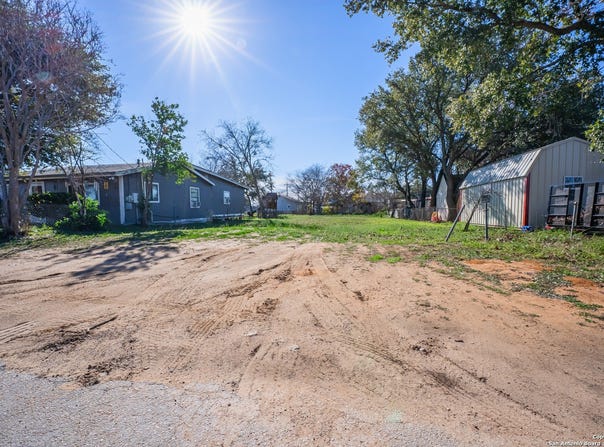 7988 E 5TH ST, Somerset, TX 78069-4554