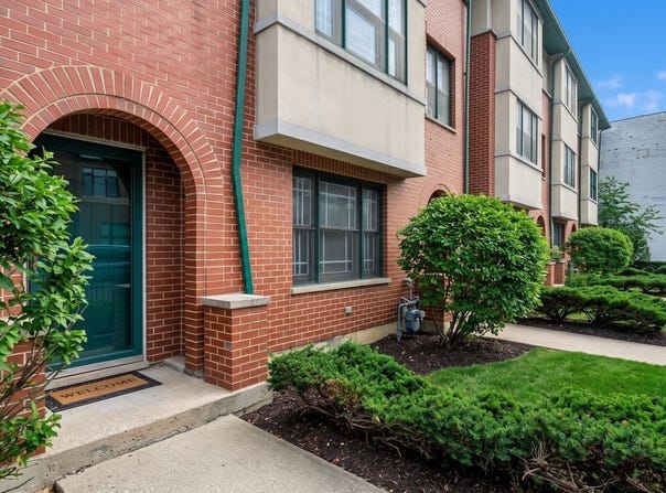 821 N Harlem Avenue, Oak Park, IL 60302