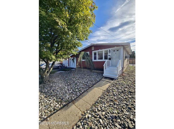 953 Greenwood Avenue, Keyport, NJ 07735
